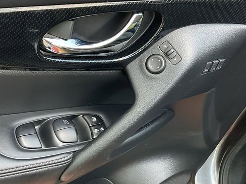 Used 2020 Nissan Rogue SL image 13