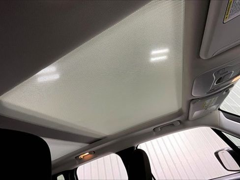 Used 2022 Jeep Renegade Latitude w/ Sun/Sound Group image 22