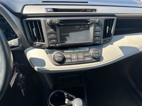 Used 2017 Toyota RAV4 XLE FWD image 17