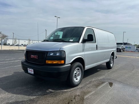 New 2026 GMC Savana 2500 w/ Driver Convenience Package image 4