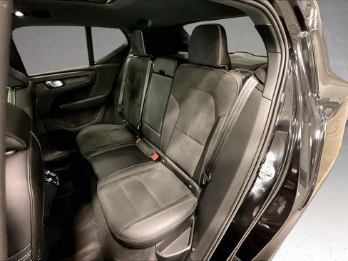 Certified 2023 Volvo XC40 B5 Plus w/ Climate Package AWD/4WD image 22