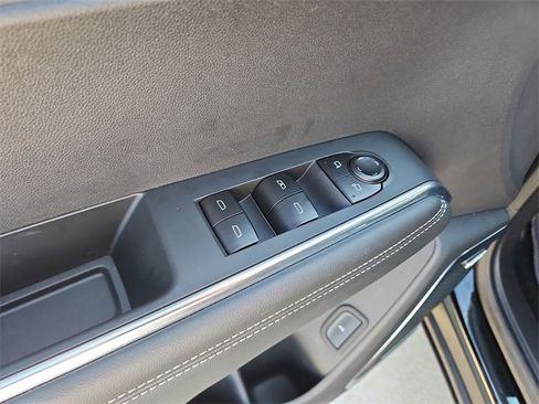 Used 2025 GMC Acadia Elevation image 22