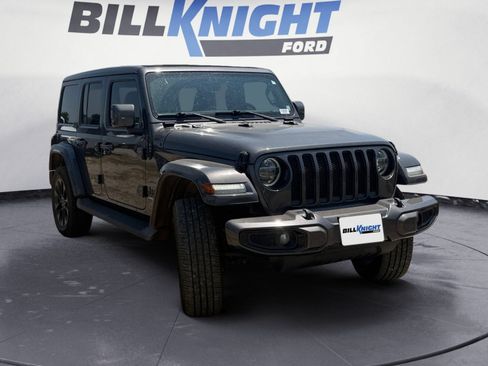 Used 2020 Jeep Wrangler Unlimited Sahara AWD/4WD image 7