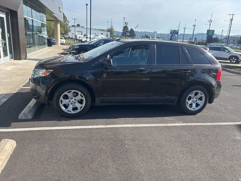 Used 2013 Ford Edge SEL FWD image 2