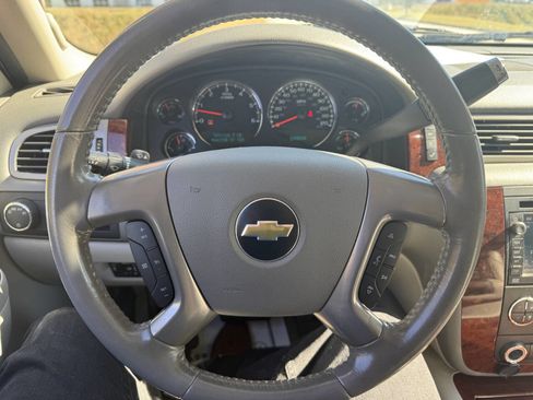 Used 2011 Chevrolet Tahoe LTZ image 15