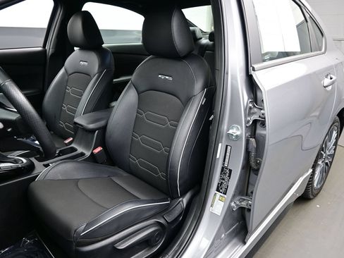 Used 2024 Kia Forte GT-Line w/ GT-Line Premium Package FWD image 11