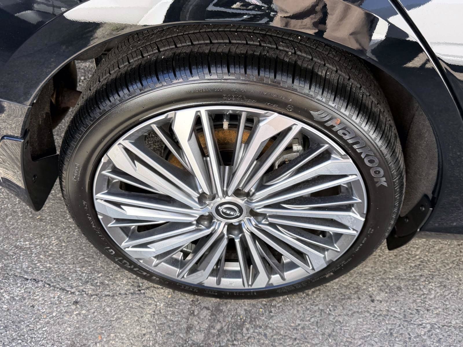 Used 2024 Nissan Altima 2.5 SL AWD/4WD image 6