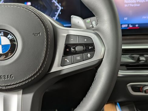 Certified 2025 BMW X5 xDrive40i w/ M Sport Package image 32