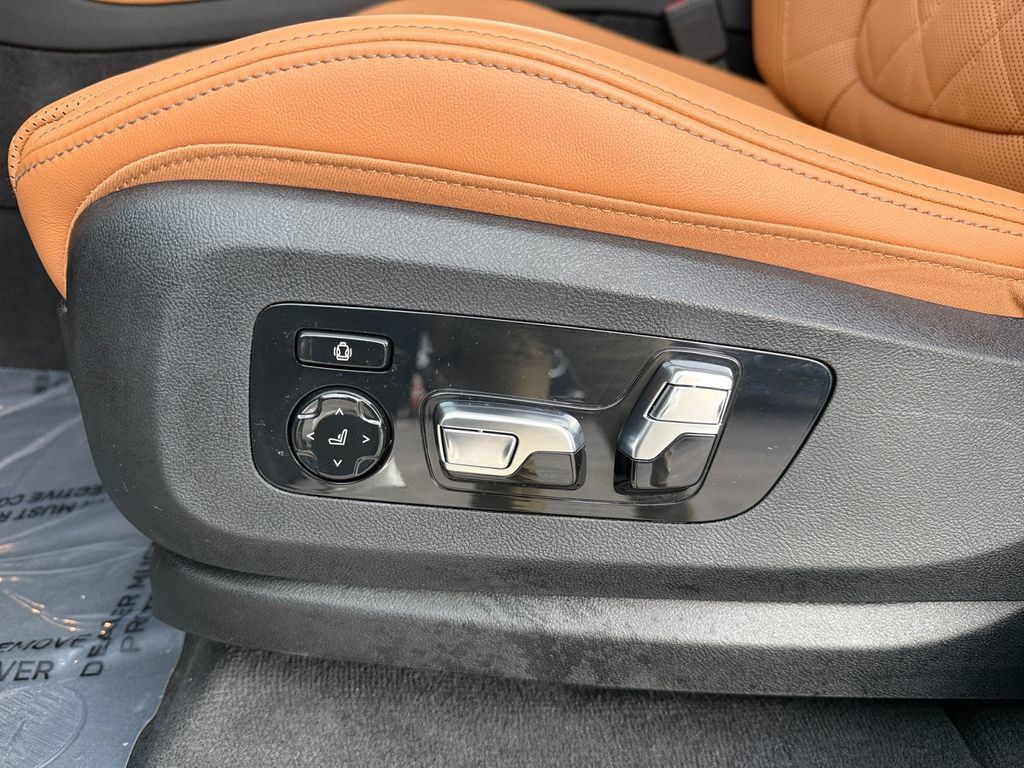 Used 2026 BMW X5 xDrive40i AWD/4WD image 36