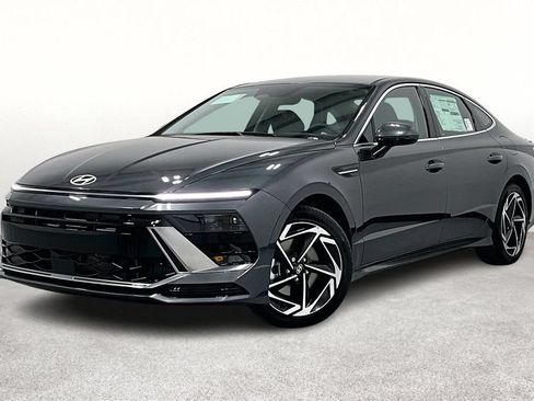 Used 2026 Hyundai Sonata SEL FWD image 2