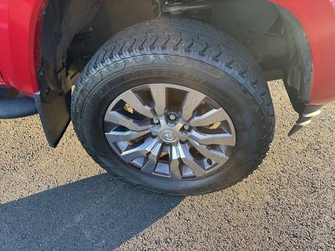 Used 2022 Toyota Tacoma Limited image 9