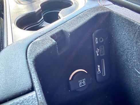Used 2015 Dodge Challenger SRT w/ Technology Group RWD image 32