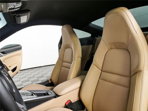 Certified 2022 Porsche 911 Carrera RWD image 5