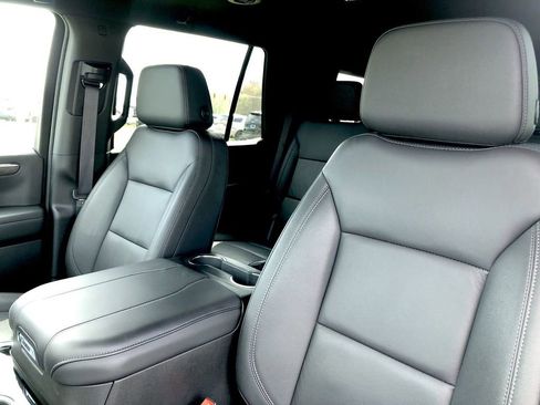 Used 2025 Chevrolet Tahoe LT image 23