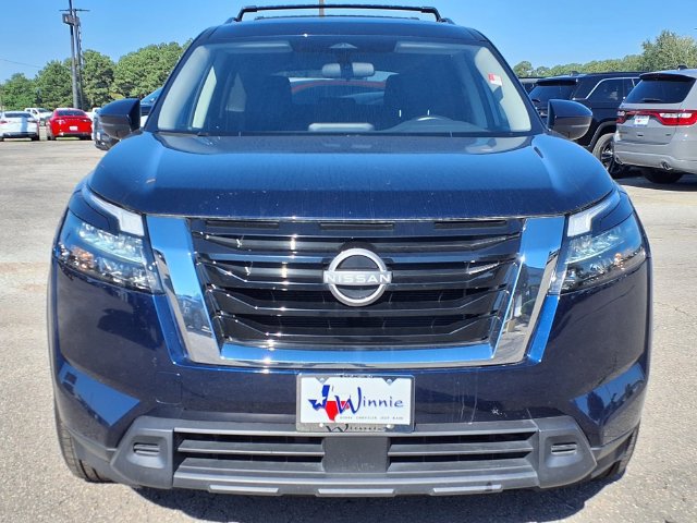 Used 2024 Nissan Pathfinder SV FWD image 2