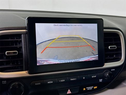 Used 2022 Hyundai Venue SEL w/ Cargo Package image 9