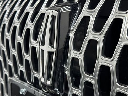 New 2026 Lincoln Corsair Premiere image 14