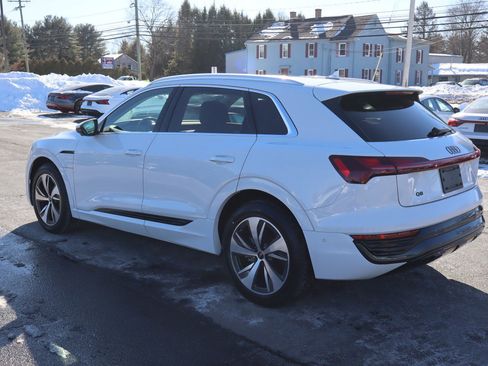 Used 2024 Audi Q8 e-tron Premium Plus w/ Premium Plus Package image 7