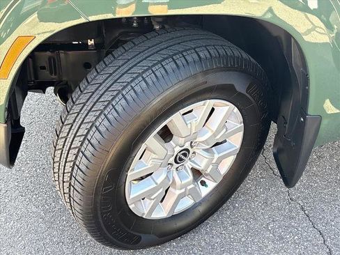 Used 2022 Nissan Frontier SV image 24