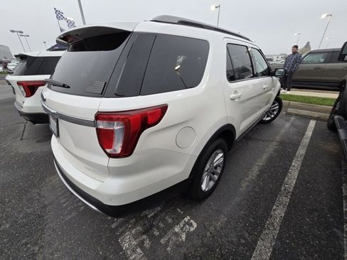 Used 2017 Ford Explorer XLT w/ Equipment Group 202A image 5