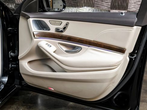 Used 2015 Mercedes-Benz S 550 Sedan image 47