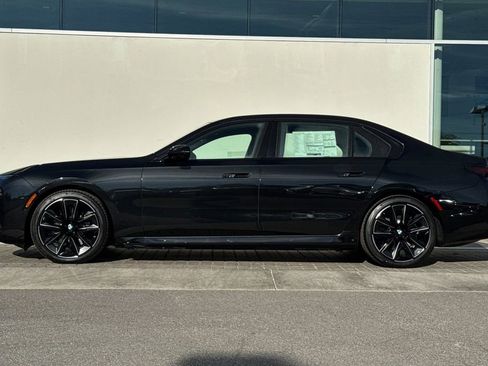 New 2026 BMW i7 xDrive60 w/ Executive Package image 6