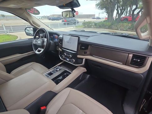 Used 2024 Ford Expedition Max Limited image 23