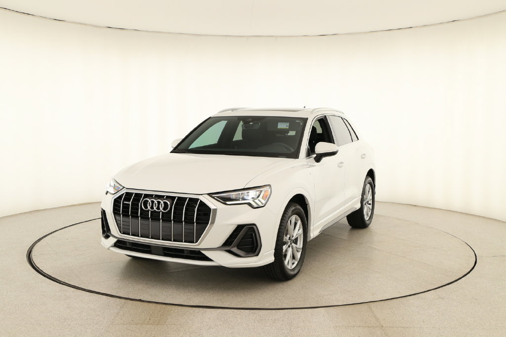 Certified 2024 Audi Q3 2.0T Premium w/ Convenience Package AWD/4WD image 12
