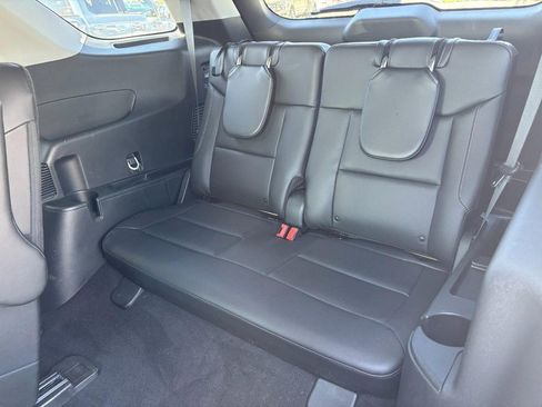 Used 2024 Ford Explorer XLT w/ Equipment Group 202A AWD/4WD image 13