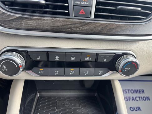 Used 2023 Nissan Altima 2.5 SV w/ SV Premium Package image 20