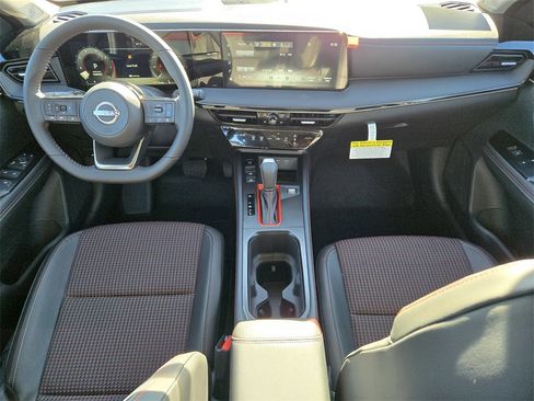 New 2025 Nissan Kicks SR image 8