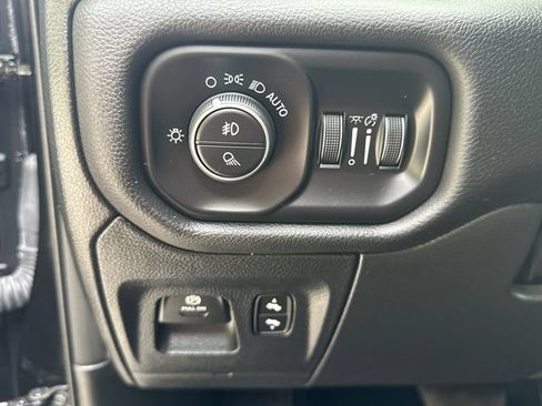 Used 2025 RAM 1500 Big Horn AWD/4WD image 26