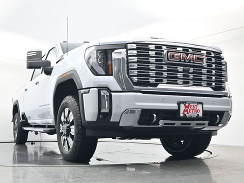 New 2026 GMC Sierra 3500 Denali w/ Technology Package image 27