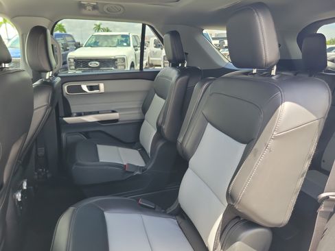 Used 2023 Ford Explorer XLT w/ Equipment Group 202A AWD/4WD image 14