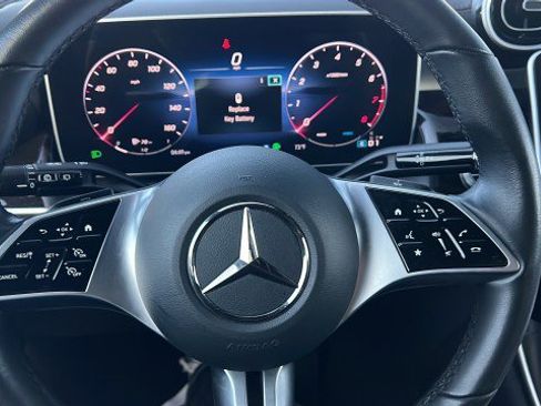 Used 2024 Mercedes-Benz GLC 300 image 33