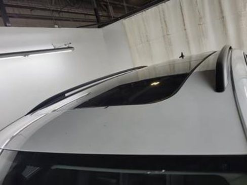 Used 2021 Volkswagen Tiguan SE w/ Panoramic Sunroof Package image 7