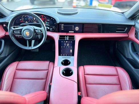 Used 2021 Porsche Taycan image 12