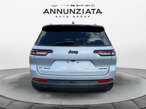 Certified 2022 Jeep Grand Cherokee L Limited w/ Black Appearance Package image 4