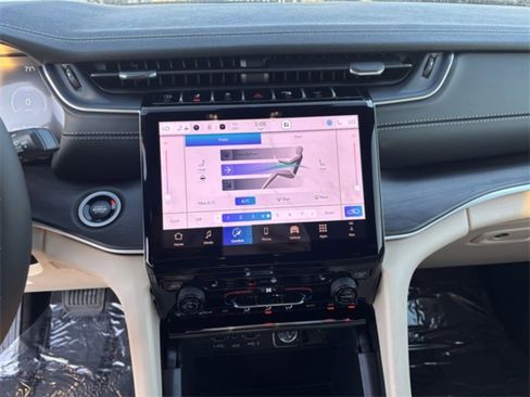 New 2025 Jeep Grand Cherokee L Limited image 12