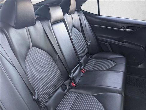 Used 2023 Toyota Camry SE image 19