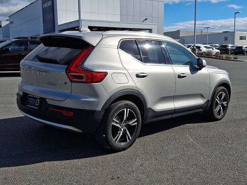 Certified 2025 Volvo XC40 B5 Core image 6