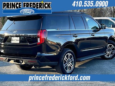 Used 2025 Ford Expedition Active image 12