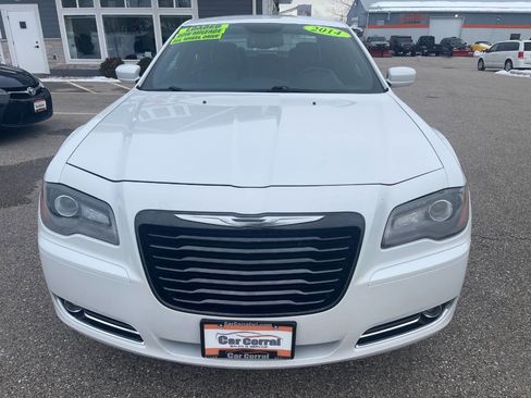 Used 2014 Chrysler 300 S w/ Luxury Group image 8