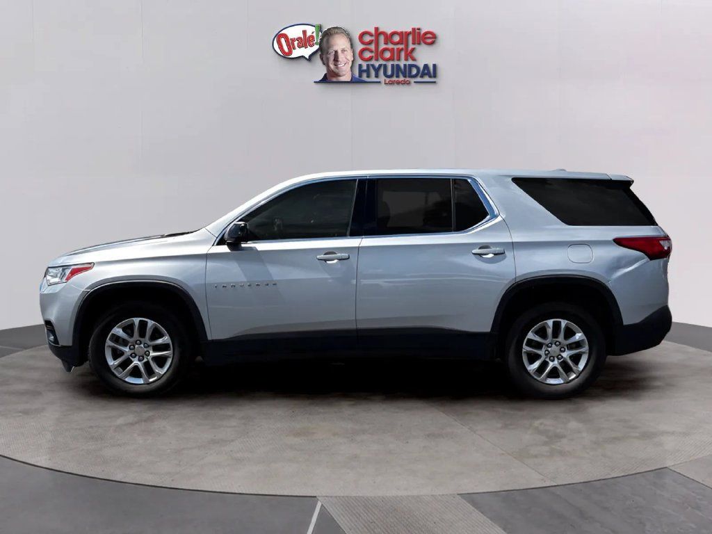 Used 2019 Chevrolet Traverse LS FWD image 2