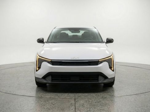 Used 2025 Kia K4 LXS image 2