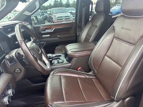 Used 2023 GMC Sierra 1500 Denali w/ Denali Reserve Package AWD/4WD image 11