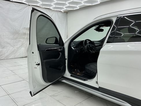 Used 2018 BMW X1 xDrive28i AWD/4WD image 16
