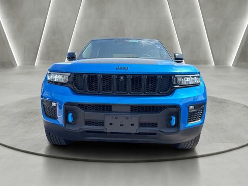 Used 2022 Jeep Grand Cherokee Trailhawk AWD/4WD image 2