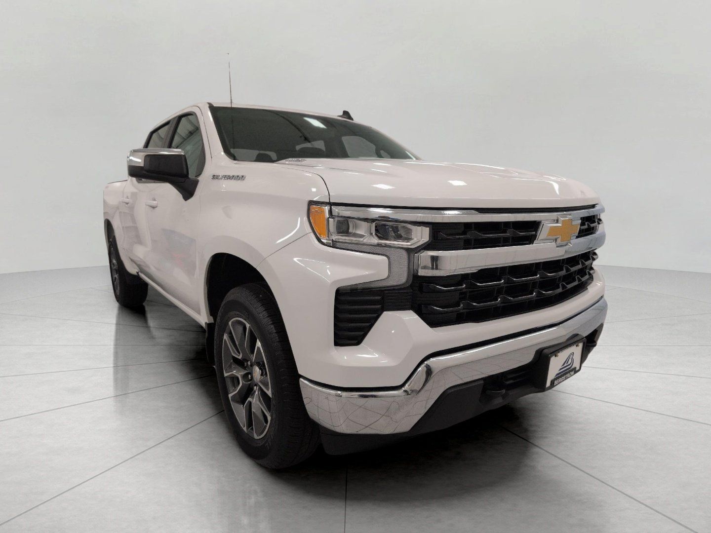 Used 2024 Chevrolet Silverado 1500 LT AWD/4WD image 1