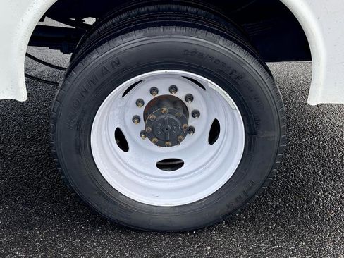 Used 2020 Ford F450 XL w/ Power Equipment Group image 9